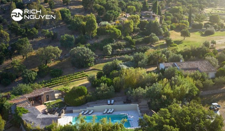 Johnny Depp đã mua ngôi làng Pháp trị giá 55,5 triệu USD ở Cote d’Azur cho người tình cũ